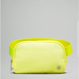 🍋LULULEMON ATHLETICA Everywhere Belt Bag in Electric Lemon 🍋